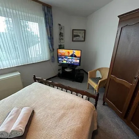 Charming 2 Bedroom House With Cozy Attic In Scenic Ferschweiler Ideal For Family Hollidays Hébergement de vacances *